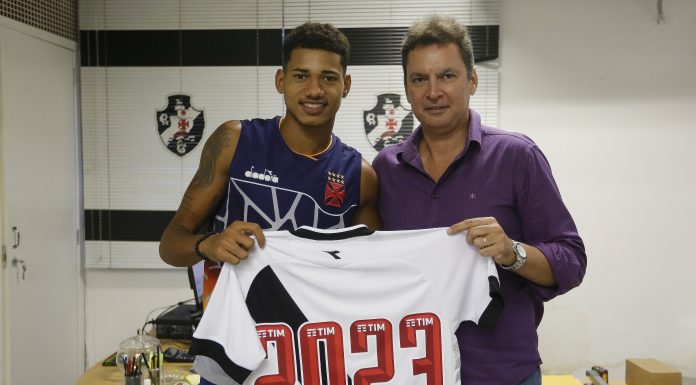 Vasco acerta prorrogação de contrato do atacante Marrony até 2023