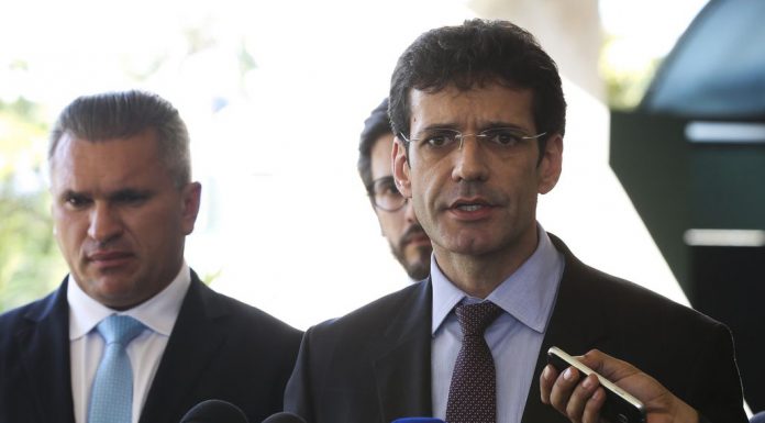 Marcelo Álvaro reassume comando do Ministério do Turismo