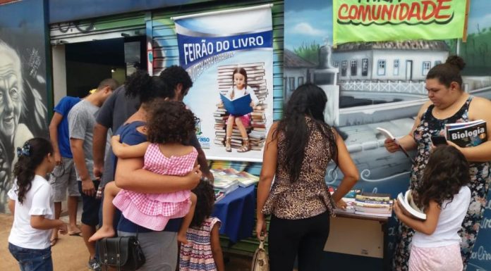 Biblioteca de Valparaíso doa dois mil livros