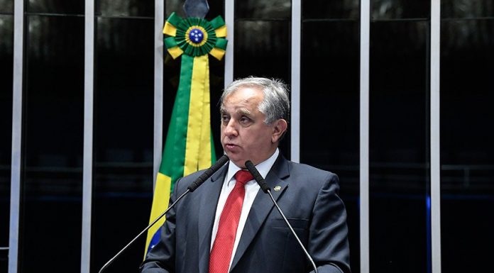 Para Izalci, educação de qualidade garante acesso do jovem ao mercado de trabalho