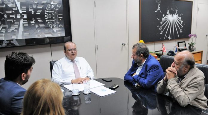 Governador do DF articula apoio para aprovação da Região Metropolitana