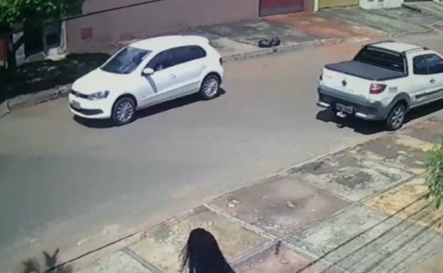 Advogada goiana é presa suspeita de recrutar pessoas para cometer crimes