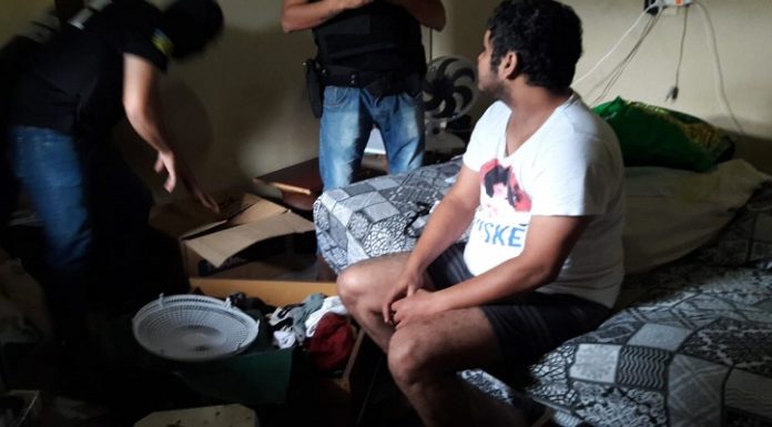 Polícia Civil cumpre mandado na casa de homem suspeito de ameaçar atentado em faculdade