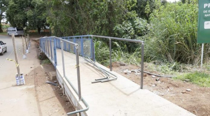 Pábio determina e equipe de Antônio Reis executa obras em Valparaízo II