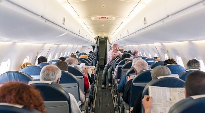 Pessoas carentes com deficiência terão passe livre em aviões