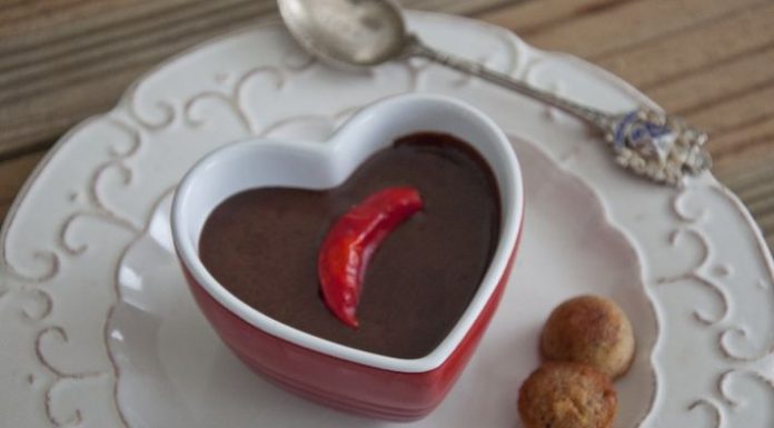 DIA DOS NAMORADOS – Faça chocolate com pimenta