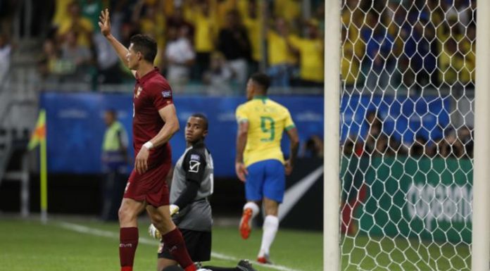 Brasil sofre vaias