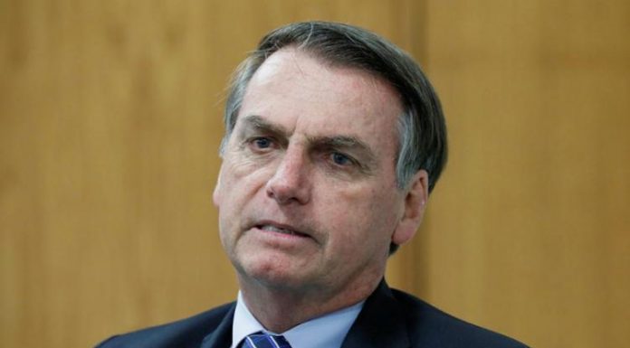 Bolsonaro diz que sancionará projeto que amplia posse de arma no campo