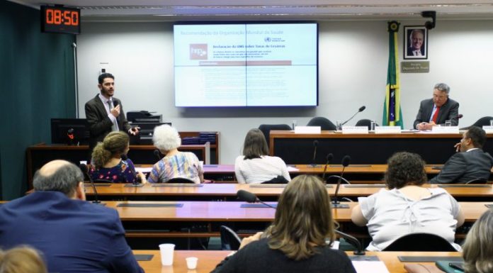 Especialistas criticam projeto que prevê cesárea sem indicação médica