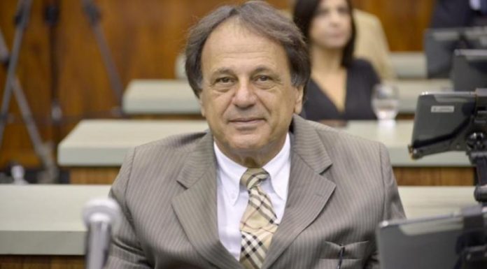 MP aciona Prefeito e outros 10 por improbidade