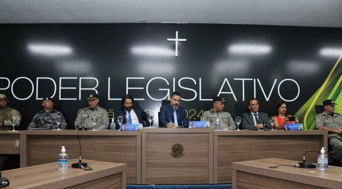 Polícia Militar de Goiás recebe honraria do Legislativo valparaisense