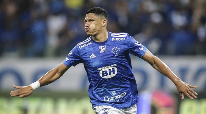 Cruzeiro derrota o Vasco e retorna à Série A do Brasileiro