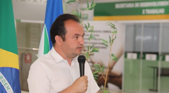 Prefeito de Valparaíso comemora pesquisa que aponta vitória de Caiado já no primeiro turno
