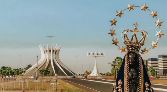 Após dois anos, festa de Nossa Senhora Aparecida volta à Esplanada dos Ministérios