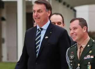 Cid diz que Bolsonaro queria esconder alvos da PF no Alvorada