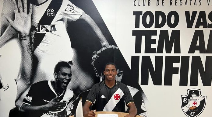 Vasco assina contrato de formação com três atletas