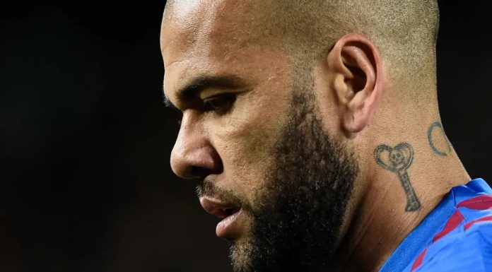 Tribunal encaminha Dani Alves a julgamento por agressão sexual