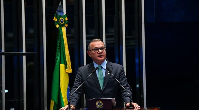 Wellington Fagundes critica tornozeleira em Bolsonaro e defende votação de anistia