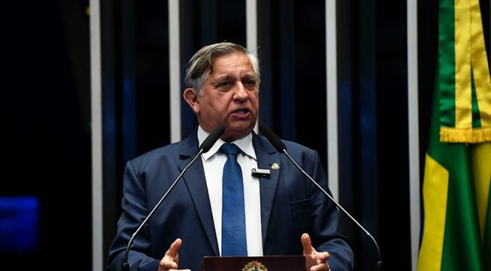 Izalci pede união para ‘impedir o avanço do autoritarismo no Judiciário’