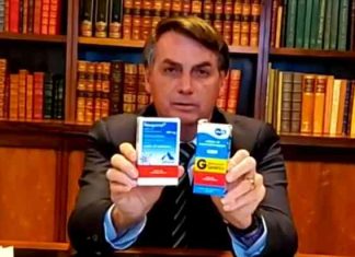 Bolsonaro volta a defender uso de cloroquina e alfineta David Uip