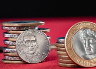 Remessas de brasileiros nos EUA caem até 90%, mas podem aliviar auge da crise no Brasil