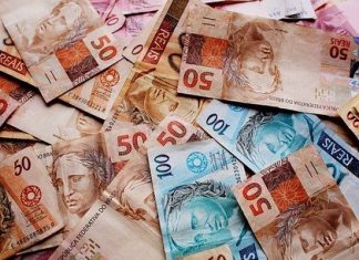 Economia brasileira deve encolher 3,76% em 2020, diz mercado