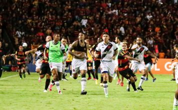 Série B: Sport e Vasco empatam em duelo com invasão de torcedores