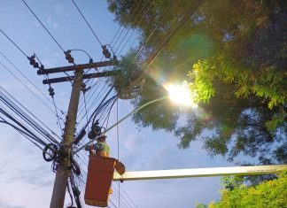 Equipe de iluminação de Valparaíso de Goiás: Brilho de competência e dedicação