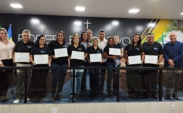 Cláudia Aguiar homenageia e destaca trabalho dos Conselhos Tutelares em Valparaíso de Goiás