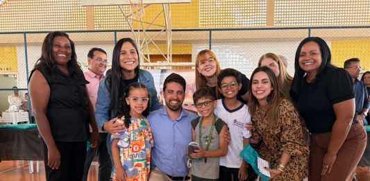Projeto Enxergando o Futuro beneficia 342 estudantes da rede municipal com mais uma entrega gratuita de óculos