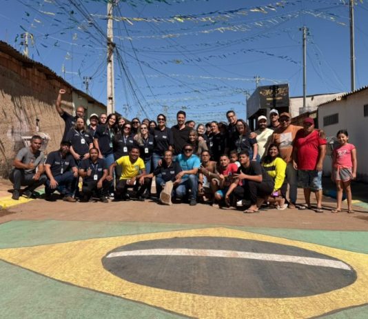 PREFEITURA E SANEAGO LEVAM MELHORIAS DE SANEAMENTO E BENEFÍCIOS SOCIAIS PARA MORADORES DA VILA GUAÍRA