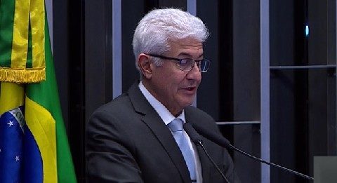 Exame para médicos recém-formados deve ser aplicado pelo CFM, diz Pontes