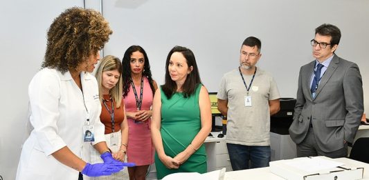 Senado entrega cartas restauradas de Juscelino Kubitschek ao TJDFT